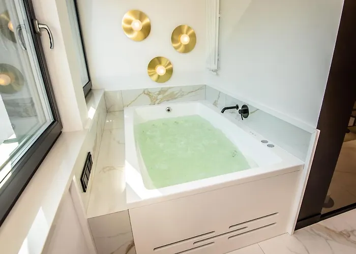 Super-apartamenty Vip Jacuzzi Ii * ポズナン