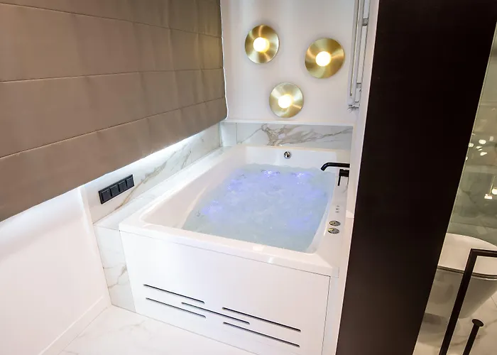 Super-apartamenty Vip Jacuzzi Ii * ポズナン